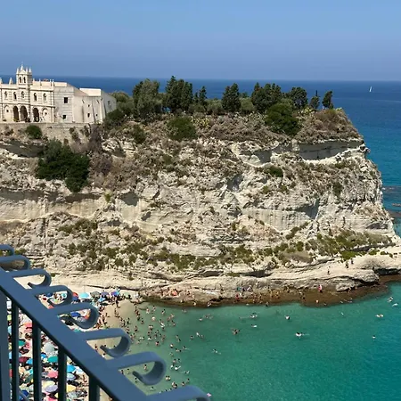 Panoramico Sull'affaccio Raf Vallone *